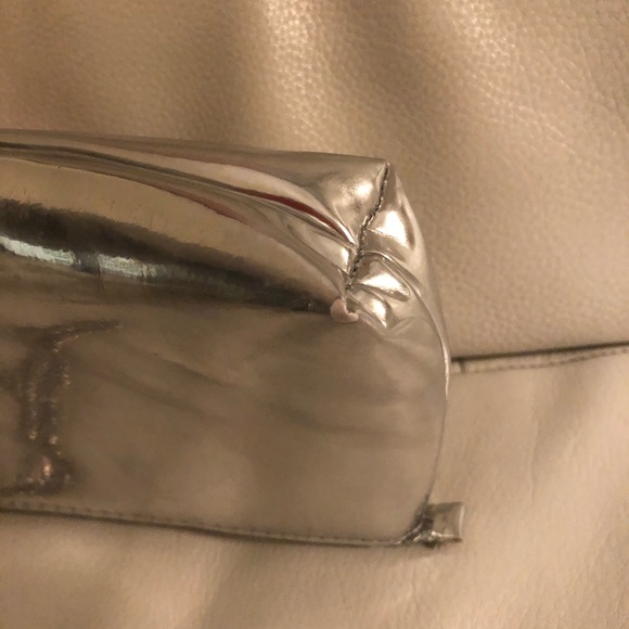 Bobbi Brown Wristlet/Clutch. - Picture 5 of 12